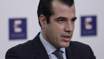 Πλεύρης: «Δεν δόθηκε η ευκαιρία στον 49χρονο από την Πάτρα να τον δει ένας γιατρός»