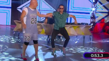 Νίκος Μουτσινάς και Δημήτρης Μακαλιάς χορεύουν σε ψηλοτάκουνα με τον dj Βαλεντίνο στην κονσόλα