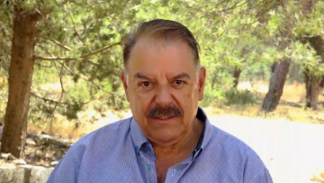 Χάρης Σώζος: «Όσο υπέροχη είναι σαν τέχνη η υποκριτική, άλλο τόσο απαίσια είναι σαν επάγγελμα»