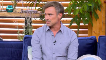 Γιώργος Καπουτζίδης: «Δεν το βλέπω να στεριώνω με κανέναν άνθρωπο, με τα γατιά θα μείνω»