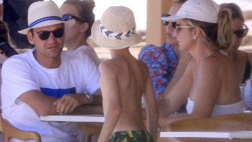 Φέντερερ: Οικογενειακές διακοπές στην Πάρο 