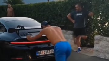 Νόβακ Τζόκοβιτς: Σπρώχνει μια  Porsche