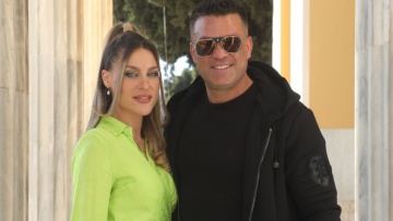 Κώστας Σόμμερ: Η εγκυμονούσα σύζυγός του, Βαλεντίνη Παπαδάκη, δείχνει τη φουσκωμένη κοιλιά της