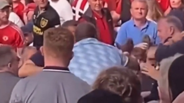 Μάντσεστερ Γιουνάιτεντ: Οπαδοί πλακώθηκαν στο Ολντ Τράφορντ 