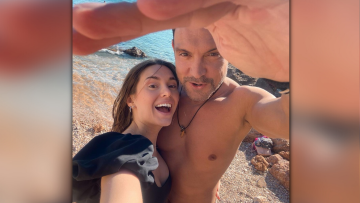 Ιωάννα Σιαμπάνη: Καλοκαιρινές διακοπές στη Μάνη λίγο πριν γεννήσει