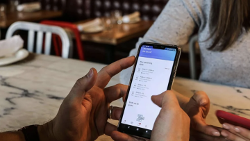 SOS: Με ένα απλό gif παίρνουν αμέσως τη διαχείριση του κινητού σου