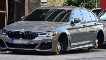 Απίστευτο: Σήκωσαν BWW 5άρα και έκλεψαν τα ζαντολάστιχα - Δείτε το video
