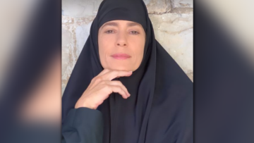 Μαύρο Ρόδο - Μυρτώ Αλικάκη: Ντυμένη καλόγρια στα γυρίσματα 