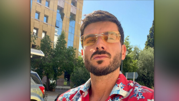 Μάνος Γαβράς: Το μήνυμά του για τη βάφτιση των διδύμων του Σάκη Τανιμανίδη και της Χριστίνας Μπόμπα