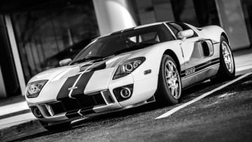 Μάνα και γιος στην Γερμανία έκαναν… μεταξύ τους κόντρα και το ένα αυτοκίνητο άρπαξε φωτιά