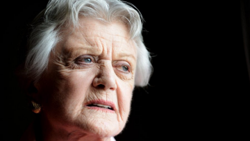 Άντζελα Λάνσμπερι: Πέθανε στα 96 της η πρωταγωνίστρια της σειράς «Η συγγραφέας ντετέκτιβ»