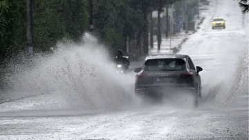 Οδήγηση στη βροχή: Προσοχή...