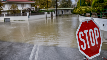 Καιρός: Ισχυρή κακοκαιρία με καταιγίδες και χαλάζι από το μεσημέρι  - Δείτε live την πορεία της