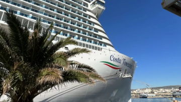 Ξενάγηση στο Costa Toscana που κατέπλευσε για πρώτη φορά στο λιμάνι του Πειραιά με προορισμό το Ντουμπάι