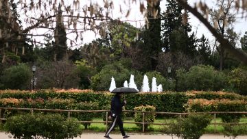 Καιρός: Νοτιάδες με θερμοκρασίες έως και 20 βαθμούς Κελσίου - Πού θα βρέχει 