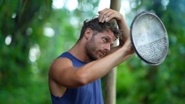 Κρις Σταμούλης - Survivor All Star: «Γκότσης και Μπόγδανος κινούν τα νήματα της κλίκας τους και της μπλε ομάδας»