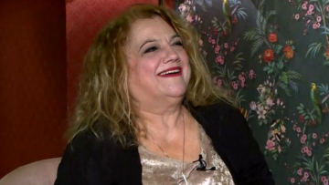 Ελένη Καστάνη: «Ο χώρος είναι βουτηγμένος στο ψέμα, απορώ πώς έχω κάνει καριέρα με σκέτο ταλέντο»