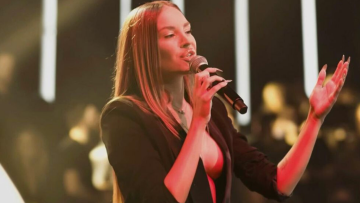 Ανδρομάχη: Η αποκαλυπτική εμφάνισή της στην πίστα - Δείτε βίντεο