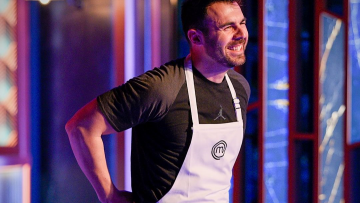MasterChef: Ο Δημήτρης Μπέλλος επέστρεψε και η Μαρία Μπέη ξέχασε τα λόγια της