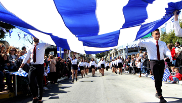 Καιρός: Υψηλές θερμοκρασίες ανήμερα της 25ης Μαρτίου - Πότε επιστρέφουν οι βροχές