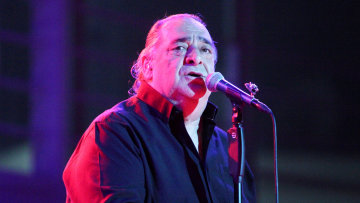 Βασίλης Καρράς: Δεν κατεβαίνει στις εκλογές - Το διαψεύδει η κόρη του