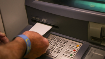 Δώρο Πάσχα 2023: Μέχρι πότε καταβάλλεται - Ποιοι είναι οι δικαιούχοι