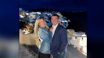 Αφροδίτη Σκαφίδα: Στη Σαντορίνη με τον Πύρρο Δήμα, λίγο μετά την αποβολή της από το Survivor