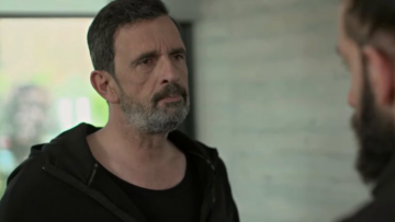 Μαύρο Ρόδο: Ο Θέμης ανακαλύπτει κάτι και κοντεύει να χάσει το μυαλό του