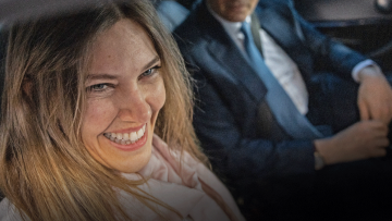 Εύα Καϊλή - La Repubblica: Επέστρεψε στο Ευρωπαϊκό Κοινοβούλιο, μαζί με την κόρη της