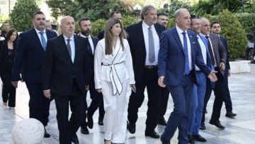  Εκλογές 2023: Νικολόπουλος και Καραχάλιος στο πλευρό του Βελόπουλου