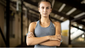 Κονέντικατ: Το «πιο γρήγορο κορίτσι», μήνυσε την πολιτεία μετά την ήττα του από τρανς αθλητές