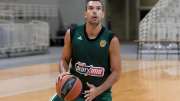 Κώστας Σλούκας: Η πρώτη του φωτογραφία με την πράσινη φανέλα 