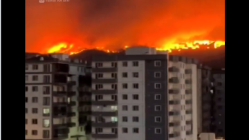 Μεγάλη φωτιά στην Τουρκία: Ανεστάλη η θαλάσσια κυκλοφορία στα Στενά των Δαρδανελίων