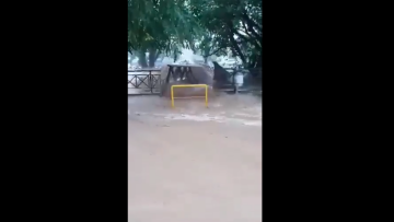 Κακοκαιρία «Daniel»: Απίστευτες εικόνες - Γέφυρα καταστρέφεται μέσα σε δευτερόλεπτα από τα ορμητικά νερά 