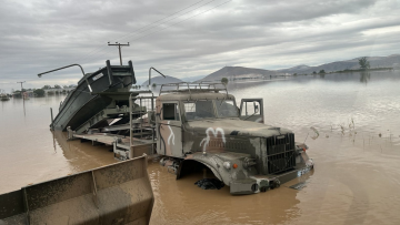 Μάχη για να αποσυμφορηθεί ο Πηνειός - Έξι νεκροί, έξι αγνοούμενοι 