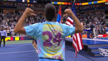 Νόβακ Τζόκοβιτς: Τίμησε τη μνήμη του Κόμπι Μπράιαντ φορώντας μπλουζάκι με το Νο24 και τη φωτογραφία του - Βίντεο