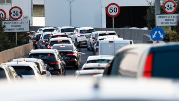 Κίνηση στους δρόμους: Μποτιλιάρισμα σε Αττική και εθνική οδό, προβλήματα και στον Κηφισό - Δείτε live 