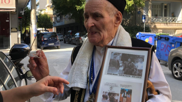 Αυτοδιοικητικές εκλογές 2023: Παππούς στη Λάρισα πήγε να ψηφίσει ντυμένος Μακεδονομάχος!