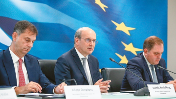 Ελεύθεροι επαγγελματίες: Μίνι λίφτινγκ στο νομοσχέδιο – Ποιες αλλαγές εξετάζονται