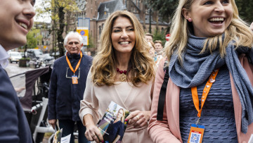 Η πρόσφυγας από το Κουρδιστάν με την αντιμεταναστευτική ατζέντα  που διεκδικεί την πρωθυπουργία της Ολλανδίας 