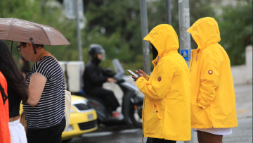 Καιρός: Πότε και πού θα βρέξει τις επόμενες ώρες - Καταιγίδες από το απόγευμα και στην Αττική 