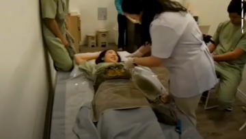 Ταϊλάνδη: Μοντέλο έπιασε φωτιά κατά τη διάρκεια «εναλλακτικής θεραπείας» για το στομάχι  - Σοκαριστικό βίντεο