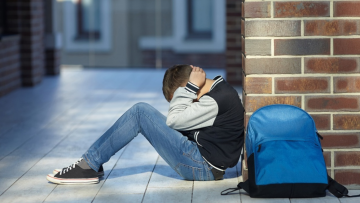 Πανελλήνια Ημέρα κατά της σχολικής βίας -  «3.500 ψυχολόγοι δίπλα στα παιδιά», λέει η Ζέττα Μακρή