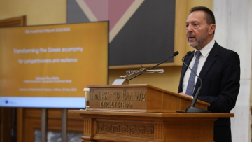 Στουρνάρας: Η ελληνική οικονομία προβλέπεται να καταγράψει υψηλότερη ανάπτυξη σε σύγκριση με την Ευρωζώνη