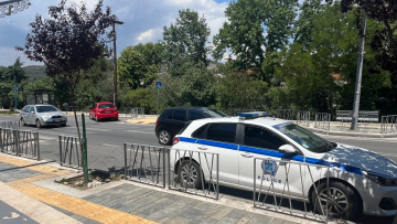 Θεσσαλονίκη: Αυτοκίνητο παρέσυρε μητέρα με το 14 μηνών παιδί της στα Πεύκα 