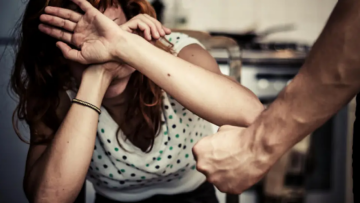 Μαγνησία:  Μεθυσμένος σύζυγος ξυλοκόπησε τη γυναίκα του, την απείλησε με καραμπίνα «αν μιλήσεις θα σε σκοτώσω»