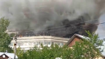 Ρωσία: Τουλάχιστον 9 άνθρωποι έχουν εγκλωβιστεί μέσα σε φλεγόμενο ινστιτούτο ερευνών κοντά στη Μόσχα