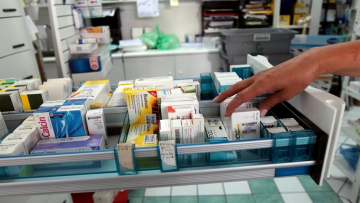 Απεργία 28 Φεβρουαρίου: Τρίωρο κλείσιμο των φαρμακείων της Αττικής - Κάλεσμα σε γιατρούς για δωρεάν εξετάσεις σε νέους