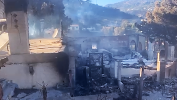 Φωτιά στην Κερατέα: Κάηκαν σπίτια στους οικισμούς Μαρκάτι και Πλάκα