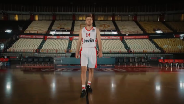 Ολυμπιακός: Ανακοίνωσε τον Βεζένκοφ με... κούπες, πανηγυρισμούς και επικό βίντεο